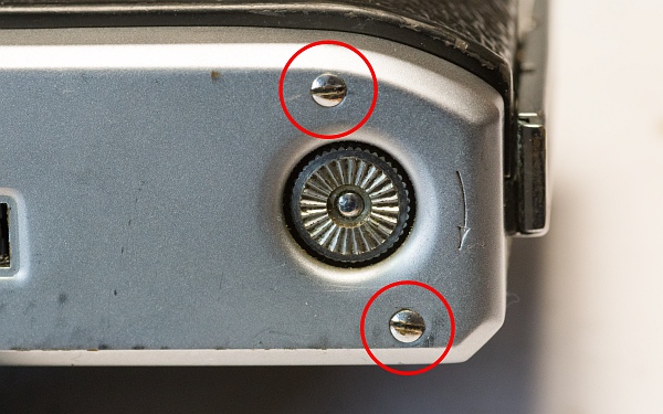 Bodendeckel entfernen